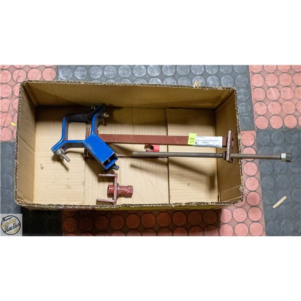 LOT OF VARIOS STYLE CLAMPS