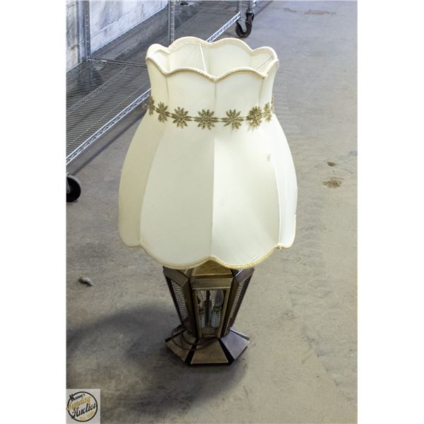 VINTAGE LAMP WITH SHADE H-33"