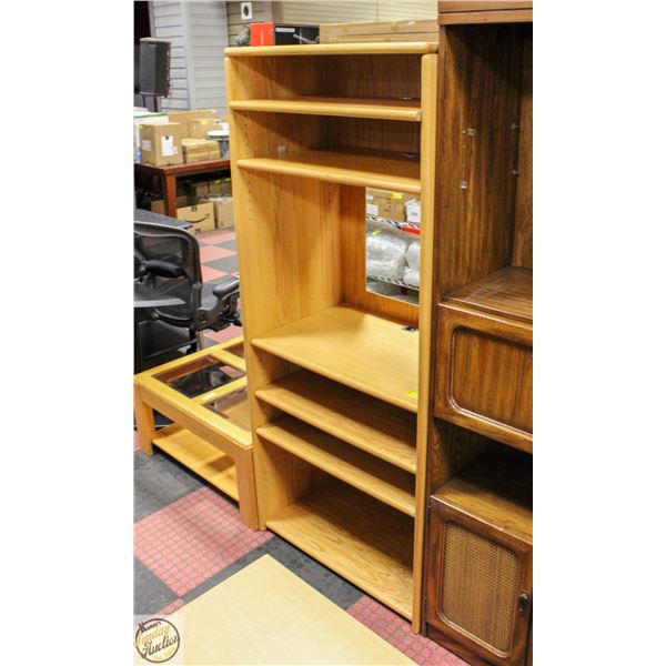 SOLID OAK SHELVING H72X32WXD20 W/5 MOVABLE SHELVES