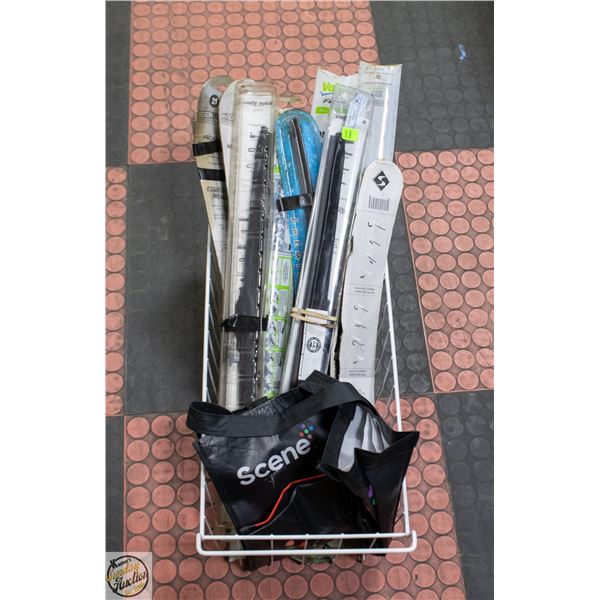 LOT OF WINDSHEILD WIPER BLADES