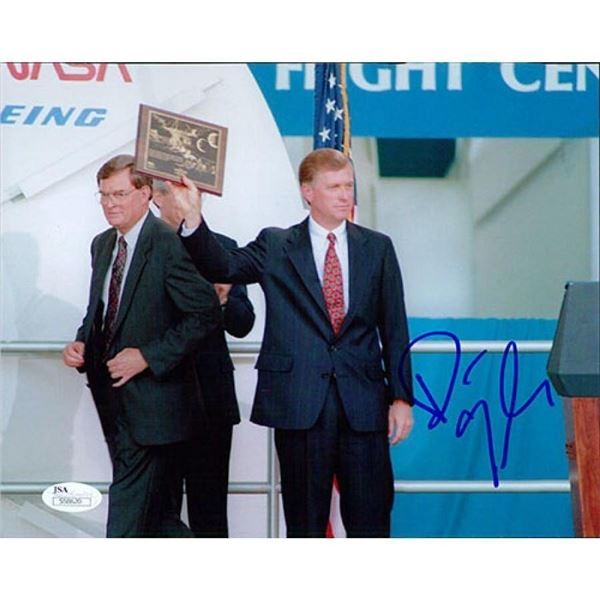 44th Vice President Dan Quayle signed photo. JSA Authenticated