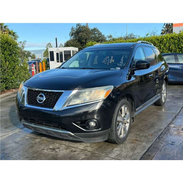 NISS PATHFINDER 2013 SALV T/DONATION