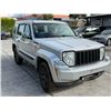 Image 2 : JEEP  LIBERTY 2011 O/S TITLE 2 DAYS