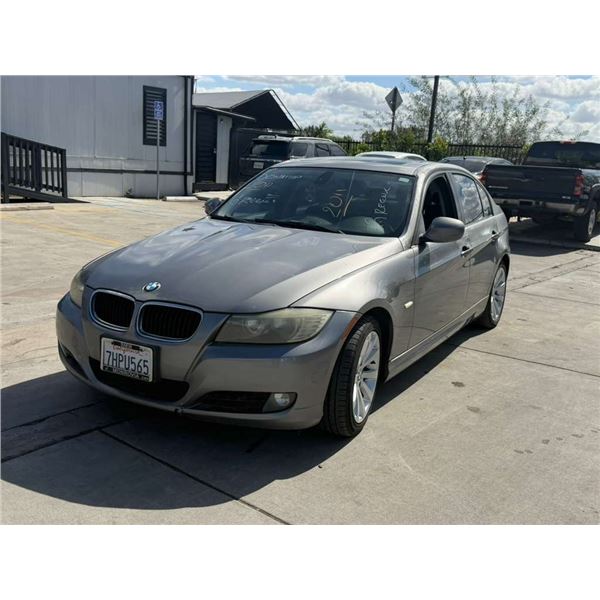 BMW  328I 2011 SALV T/DONATION