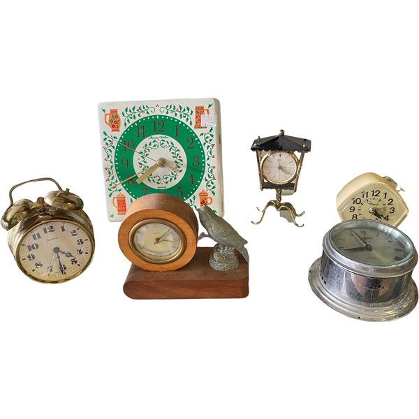 Large Assortment Vintage Alarm & Mantel Clocks (Shelf Lot)