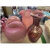 Image 4 : 7 Pink Glass Lot - Fenton-Style Ruffle Vase, Swirl Vase, Hobnail & Spot Bulb Vase
