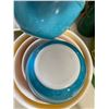 Image 5 : 6 Vintage Pyrex Nesting Mixing Bowls