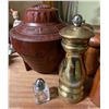 Image 3 : Lot of Vintage Wood & Brass Salt & Pepper Shakers/Grinders with Carved Wooden Lidded Box
