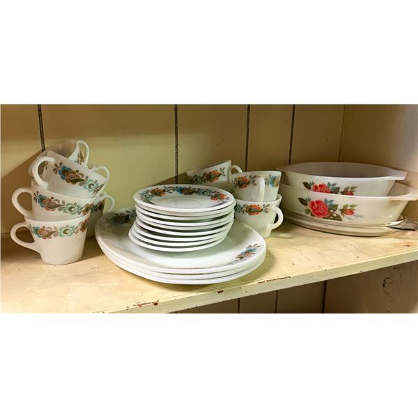 23 pc - Vintage J&J England Pyrex Flameware Set