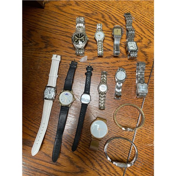 Vancouver - Box full of approx. 12 vintage watches, various conditions