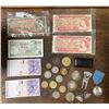 Image 1 : Vancouver - Box full of foreign Coins & Collection of 5 Bills (Malaysia/1954 2$ Canadian Dollars) &
