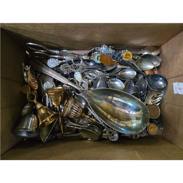 Vancouver - Box full of Assorted Vintage Souvenirs Spoons (approx. 150 pcs)