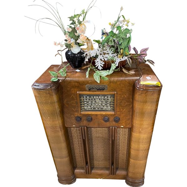 Vancouver - 1940's Antique Marconi Floor Model Radio Console (Untested)