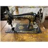 Image 2 : Vancouver - Antique Singer Treadle Sewing Machine Set w/ Cast Iron Base