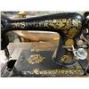 Image 3 : Vancouver - Antique Singer Treadle Sewing Machine Set w/ Cast Iron Base