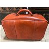 Image 4 : Vancouver - Vintage Leather Red Samsonite Suitcase & Leather Backgammon in Travel Case