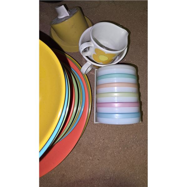 Vintage plastic plates and cups with bowl