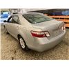 Image 22 : PARKSVILLE - 2007 TOYOTA CAMRY SILVER  221490 KMS - D030384