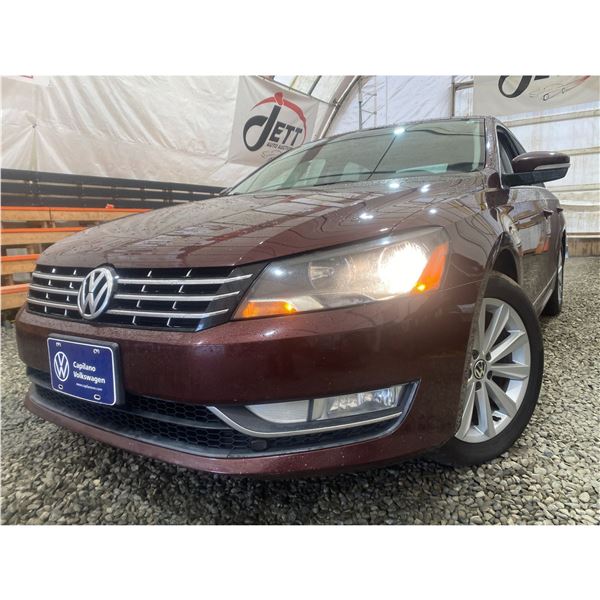PARKSVILLE - 2013 VOLKSWAGEN PASSAT RED 159556 KMS - D075125
