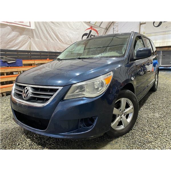 PARKSVILLE - 2009 VOLKSWAGEN ROUTAN BLUE 247317 KMS - D597465