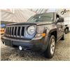 Image 2 : PARKSVILLE - 2014 JEEP PATRIOT GREY 250242 KMS - B855175