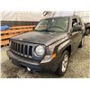 Image 3 : PARKSVILLE - 2014 JEEP PATRIOT GREY 250242 KMS - B855175