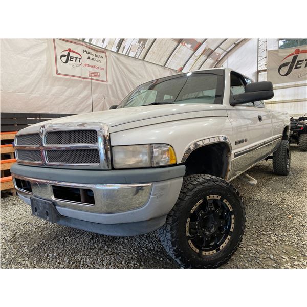 PARKSVILLE - 1996 DODGE RAM WHITE 248998 KMS - P173577