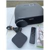 Image 2 : 611 -- PROJECTOR AND ACCESSORIES