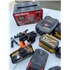 Image 2 : 614 -- BATTERY & CHARGER LOT