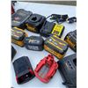 Image 3 : 614 -- BATTERY & CHARGER LOT