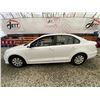 Image 23 : PARKSVILLE - 2015 VOLKSWAGEN JETTA WHITE 214840 KMS - J270040