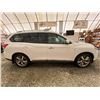 Image 11 : PARKSVILLE - 2014 NISSAN PATHFINDER WHITE 200264 KMS - D668468