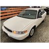 Image 4 : PARKSVILLE - 2001 BUICK CENTURY WHITE 141057 KMS - B192535
