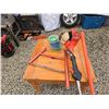 Image 1 : 621 -- ECGO GAS WEEDWACKER, LONG-REACH MANUAL HEDGE TRIMMER