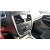Image 39 : DUNCAN - 2015 CHRYSLER TOWN AND COUNTRY SILVER 198394 KMS - J519666