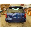 Image 18 : PARKSVILLE - 2005 TOYOTA RAV4 BLUE  486128 KMS - B043628