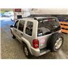 Image 22 : PARKSVILLE - 2002 JEEP LIBERTY SILVER 233807 KMS - D195112