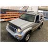 Image 4 : PARKSVILLE - 2002 JEEP LIBERTY SILVER 233807 KMS - D195112