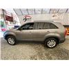 Image 23 : PARKSVILLE - 2011 KIA SORENTO GREY 332537 KMS - B045732