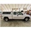 Image 11 : PARKSVILLE - 2005 GMC SIERRA WHITE 256214 KMS - D350208