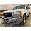 Image 2 : PARKSVILLE - 2005 GMC SIERRA WHITE 256214 KMS - D350208