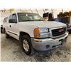 Image 8 : PARKSVILLE - 2005 GMC SIERRA WHITE 256214 KMS - D350208