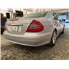 Image 14 : PARKSVILLE - 2007 MERCEDES  E CLASS  SILVER 232527 KMS - D216926