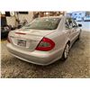 Image 15 : PARKSVILLE - 2007 MERCEDES  E CLASS  SILVER 232527 KMS - D216926