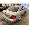 Image 16 : PARKSVILLE - 2007 MERCEDES  E CLASS  SILVER 232527 KMS - D216926