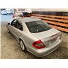 Image 22 : PARKSVILLE - 2007 MERCEDES  E CLASS  SILVER 232527 KMS - D216926