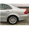 Image 29 : PARKSVILLE - 2007 MERCEDES  E CLASS  SILVER 232527 KMS - D216926