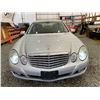 Image 6 : PARKSVILLE - 2007 MERCEDES  E CLASS  SILVER 232527 KMS - D216926