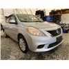 Image 8 : PARKSVILLE - 2012 NISSAN VERSA SILVER 96954 KMS  - J885946