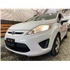 Image 2 : PARKSVILLE - 2013 FORD FIESTA WHITE 114005 KMS - J216209